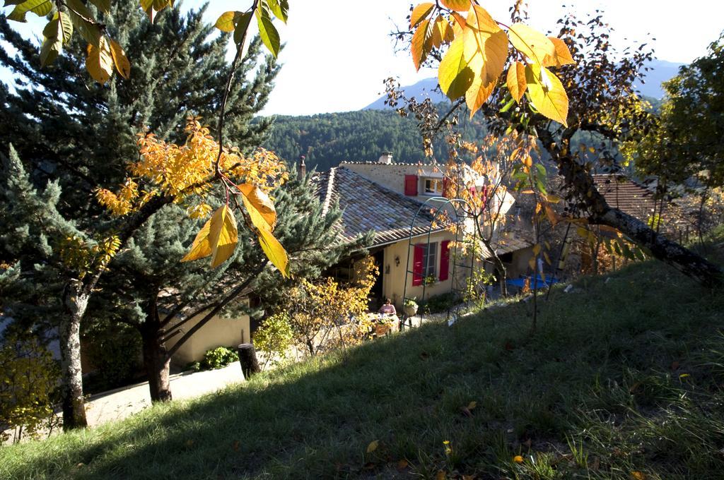Bed and Breakfast La Grange D'Agnes Montmaur-en-Diois Exterior foto