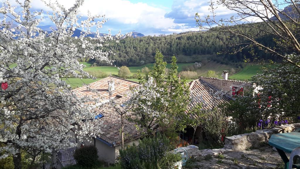Bed and Breakfast La Grange D'Agnes Montmaur-en-Diois Exterior foto